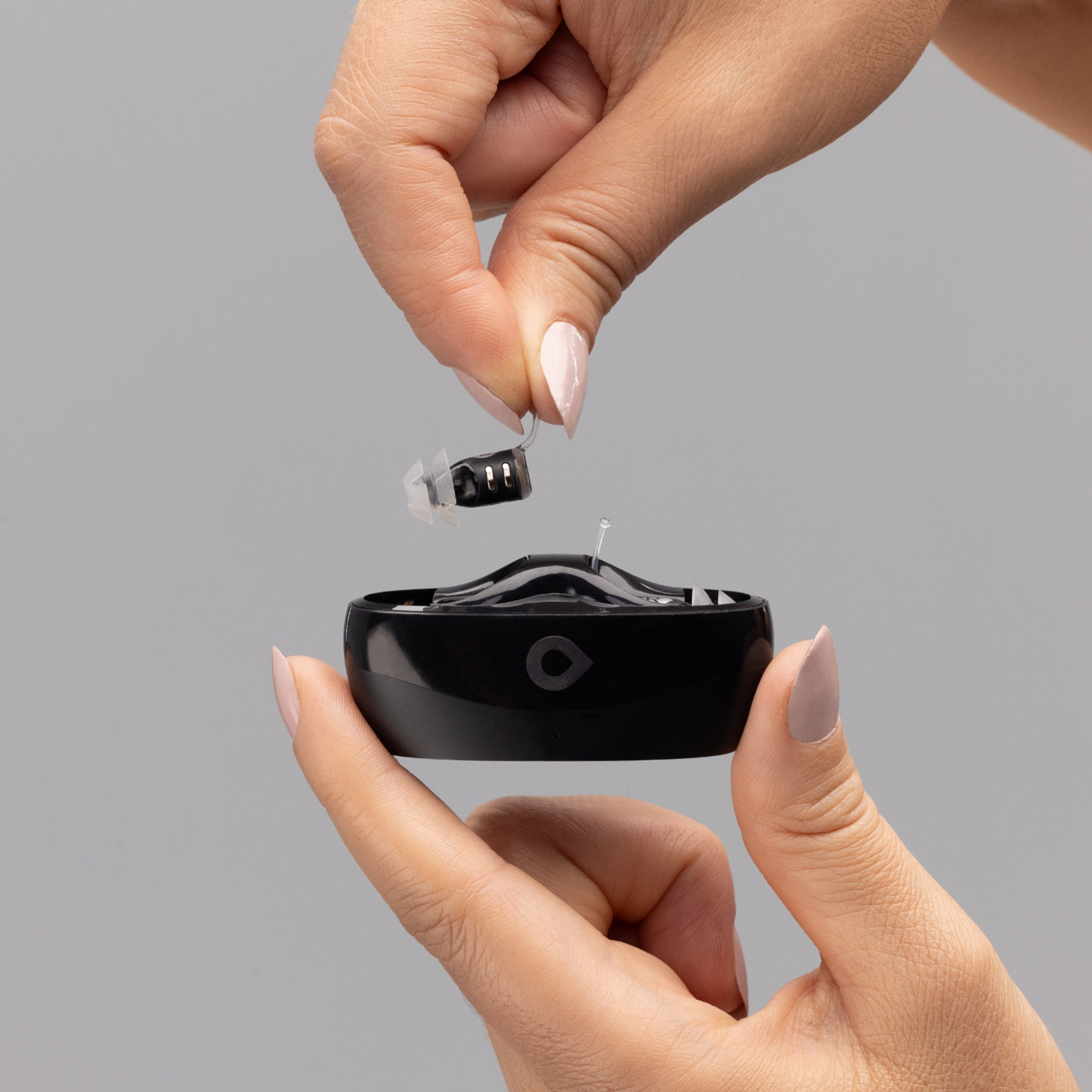 Eargo SE Hearing Aids Bundle,, image number 6